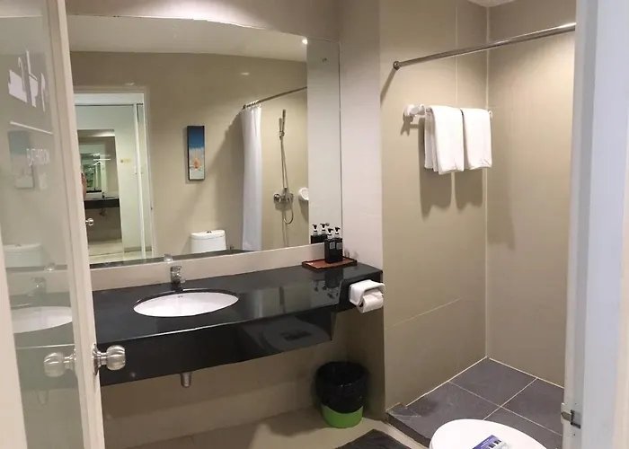The Royal Bee Don Mueang International Airport Hotel
