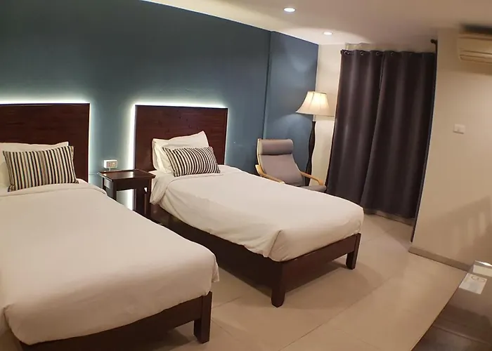 Hotel The Royal Bee Don Mueang International Airport 3*
