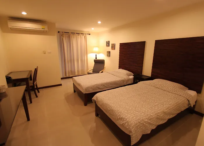 Hotel The Royal Bee Don Mueang International Airport 3*