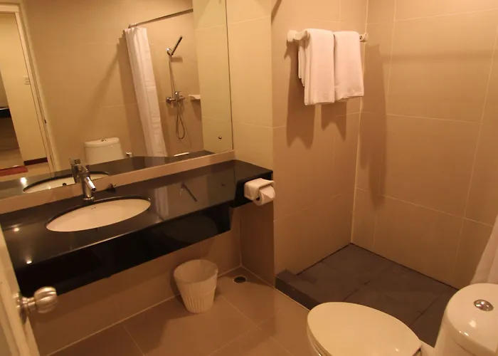 The Royal Bee Don Mueang International Airport 3*