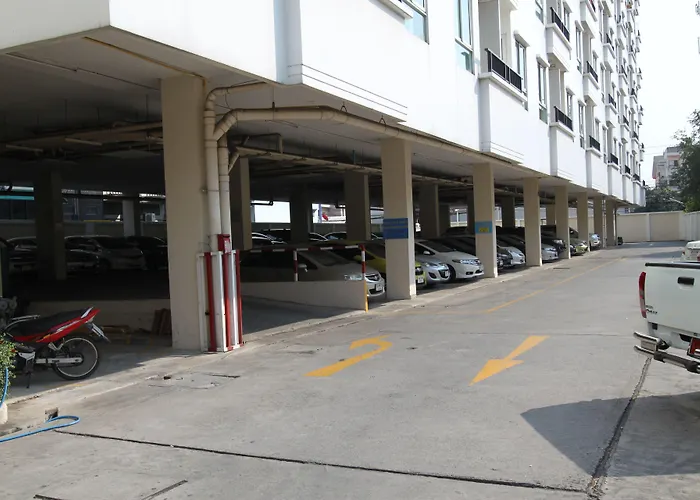 The Royal Bee Don Mueang International Airport 3* Bangkok