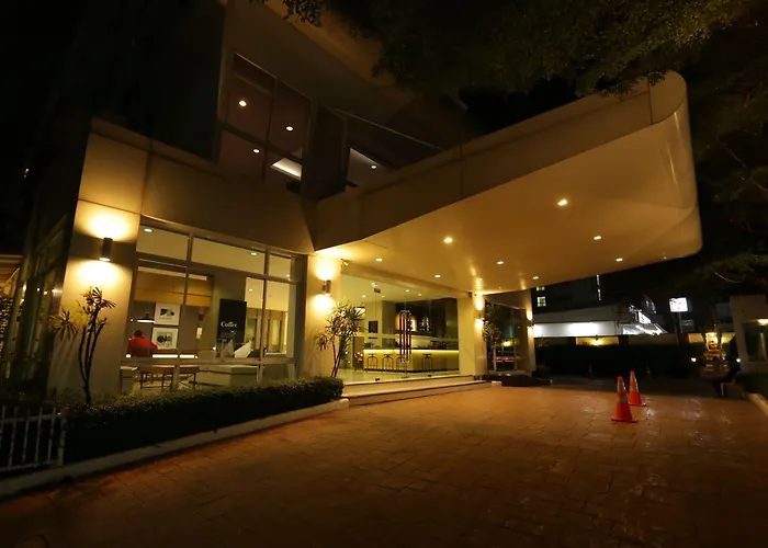 The Royal Bee Don Mueang International Airport Hotel 3*
