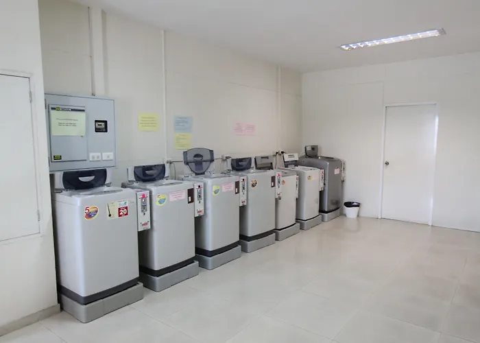 The Royal Bee Don Mueang International Airport Hotel
