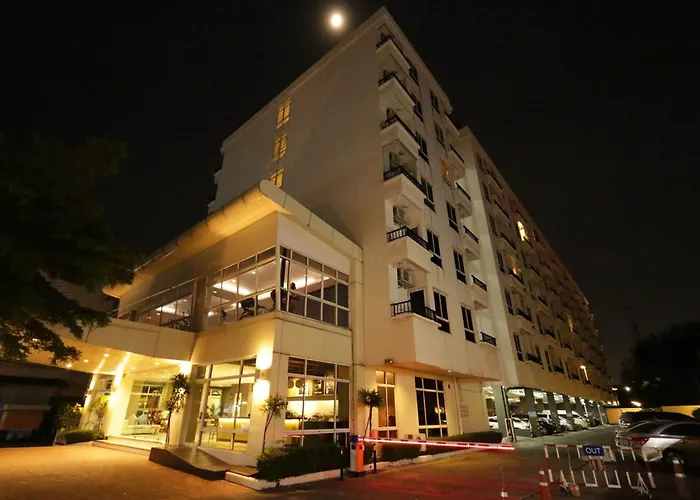 The Royal Bee Don Mueang International Airport Hotel
