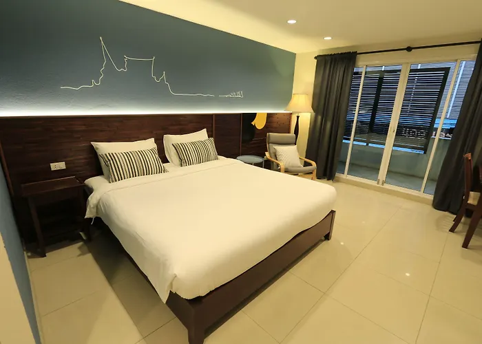 Hotel The Royal Bee Don Mueang International Airport 3*
