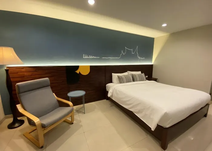 The Royal Bee Don Mueang International Airport Hotel Bangkok