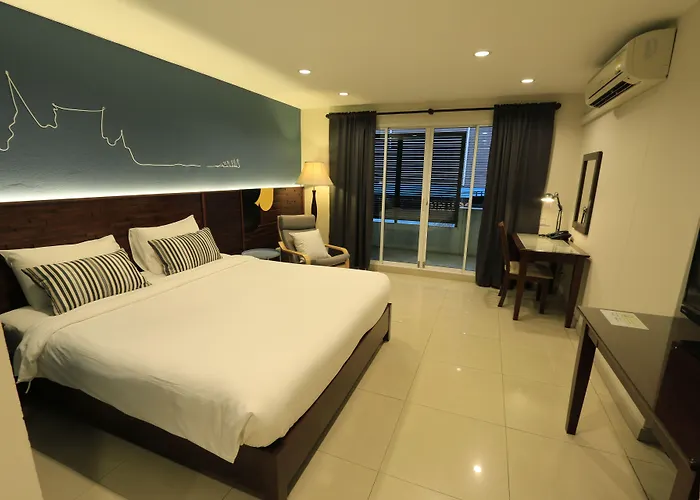The Royal Bee Don Mueang International Airport Hotel Bangkok