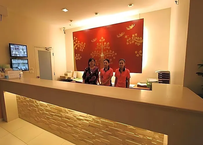 Hotel The Royal Bee Don Mueang International Airport 3*