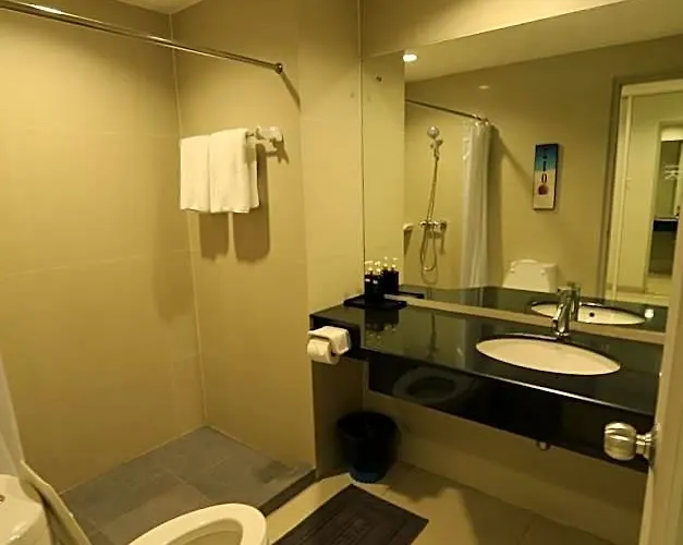 Hotel The Royal Bee Don Mueang International Airport Bangkok