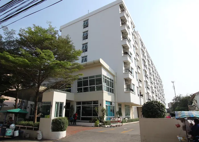 מלון The Royal Bee Don Mueang International Airport 3*