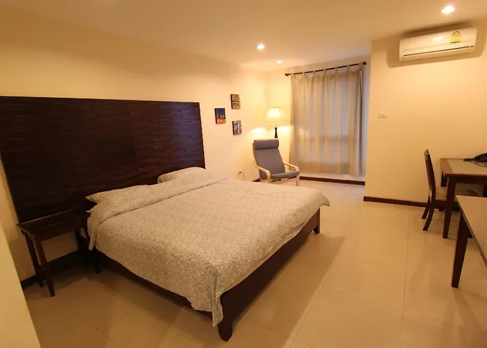 Hotel The Royal Bee Don Mueang International Airport